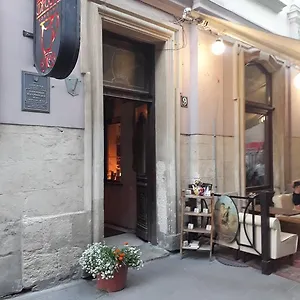 https://apartment-on-krakovskaya-9.hotelslviv.net